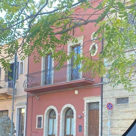 瓦斯托 Residenza In Piazzetta酒店 外观 照片